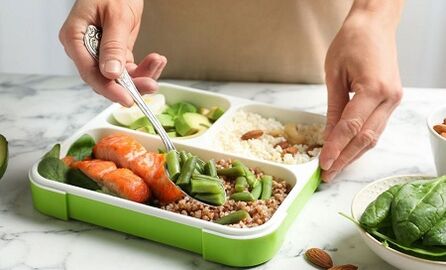 پیٹ اور اطراف میں وزن کم کرنے کے لئے غذائیت کی اصلاح